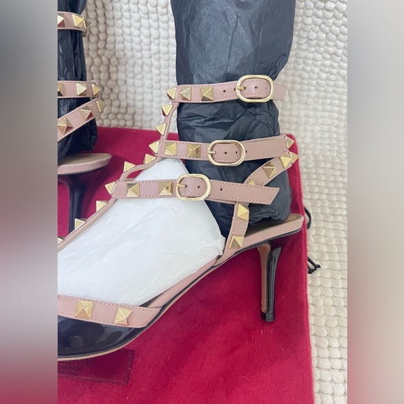 Valentino Garavani Rockstud Pointed Toe Pumps - Picture 4 of 6